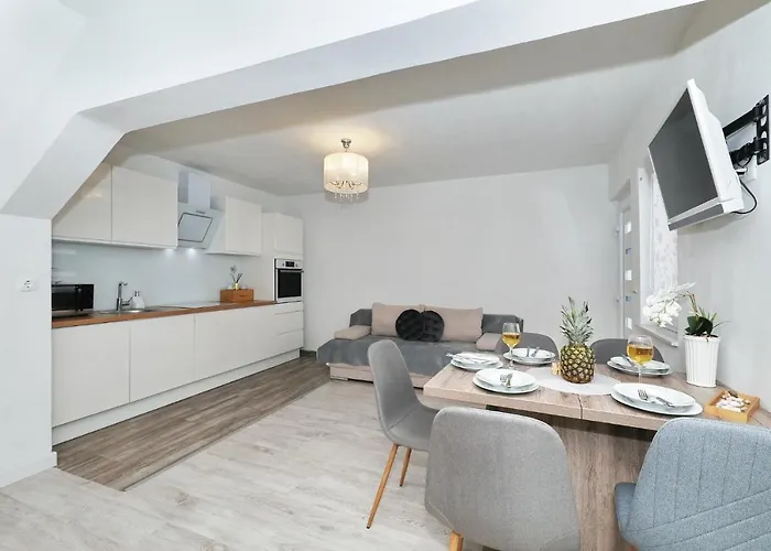 Nika One Minute From -beach Casa de Campo Zadar