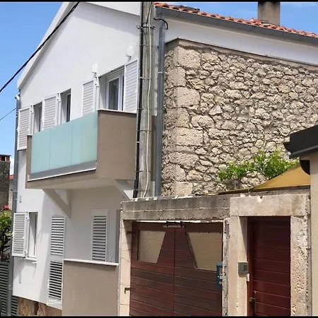 Nika One Minute From -beach منزل ريفي زادار