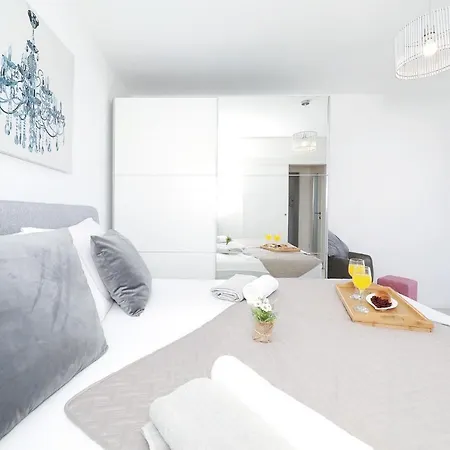 Maria One Minute From -beach Country house *