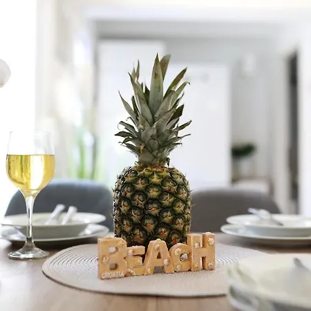 Nika One Minute From -beach زادار