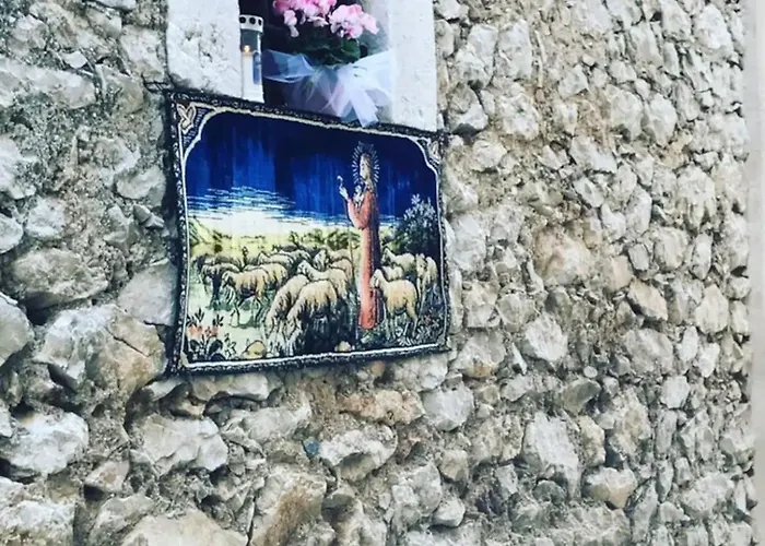 Lantställe Nika One Minute From -beach